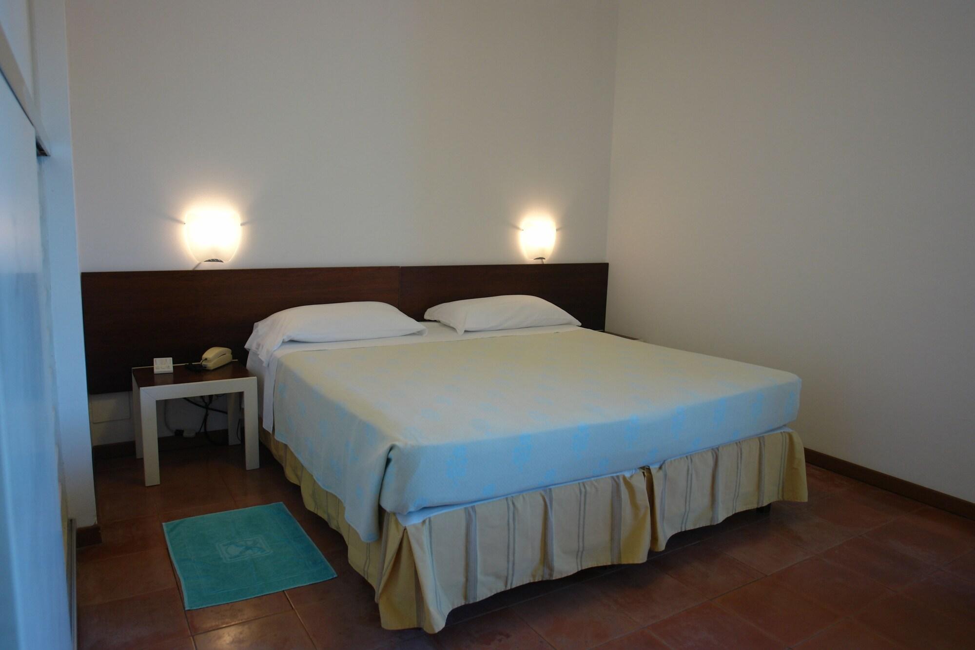 Hotel Della Baia Baia Domizia Luaran gambar