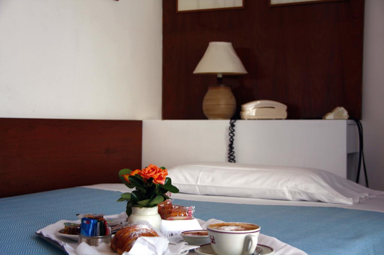 Hotel Della Baia Baia Domizia Luaran gambar